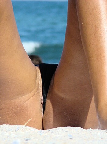 Topless Girls on the Beach - 063 - Part 2 - Photo 5