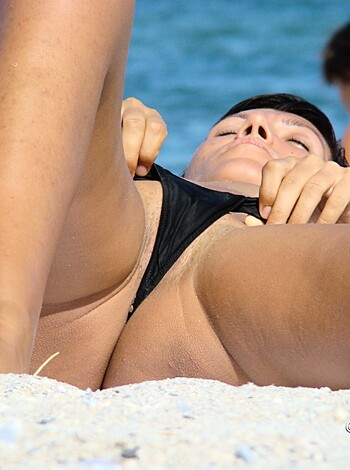 Topless Girls on the Beach - 063 - Part 2 - Photo 10