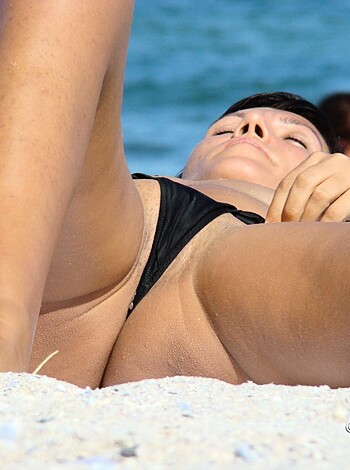 Topless Girls on the Beach - 063 - Part 2 - Photo 12