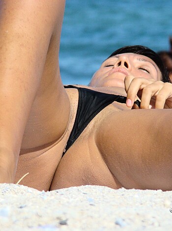 Topless Girls on the Beach - 063 - Part 2 - Photo 13