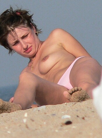 Nude Girls on the Beach - 207 - Photo 27