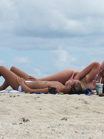 110922 - Lifes A Beach - Photo 16