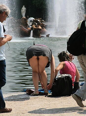 upskirt pussy while the girls are more or less unaware - Photo 12