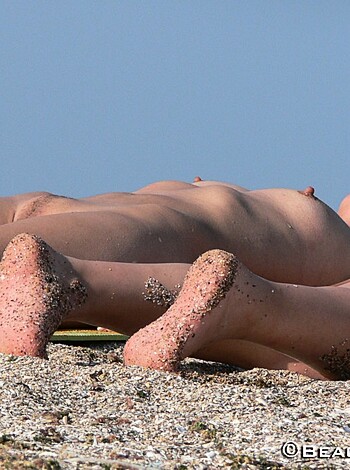  Nude Girls on the Beach - 281 - Photo 29
