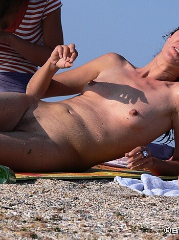  Nude Girls on the Beach - 281 - Photo 34