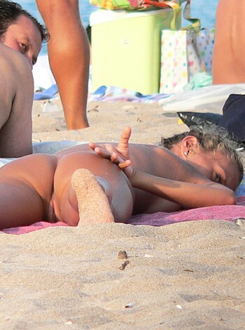 Nude Girls on the Beach - 325 - Photo 17
