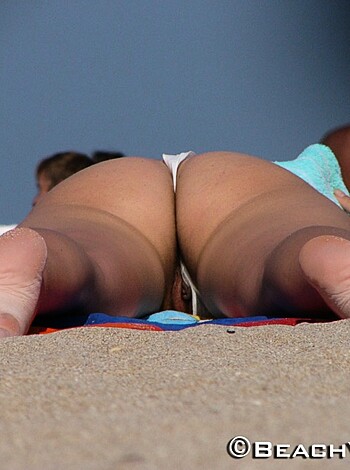 Topless Girls on the Beach -  006 - Photo 18