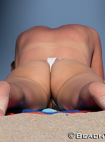 Topless Girls on the Beach -  006 - Photo 19
