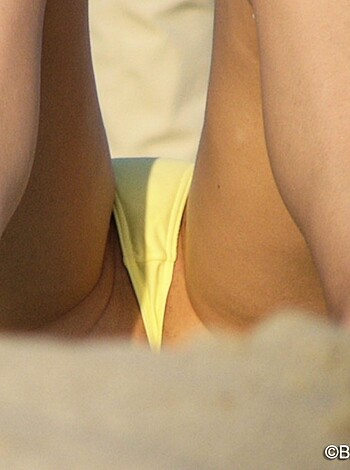 Topless Girls on the Beach - 013 - Photo 3