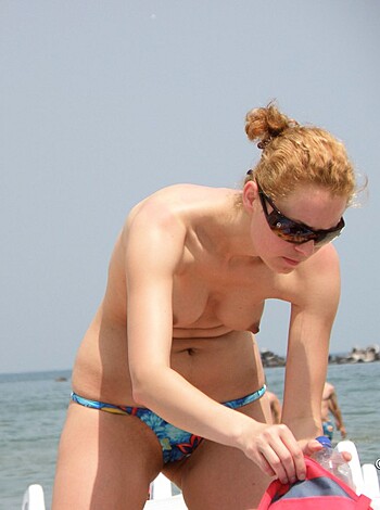 Topless Girls on the Beach - 194 - Photo 27