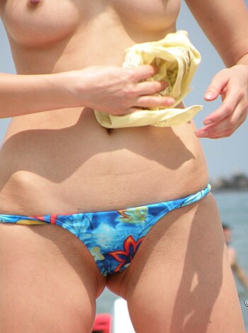 Topless Girls on the Beach - 194 - Photo 29