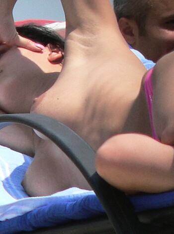 Topless Girls on the Beach - 219 - Photo 35