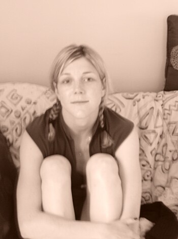 Teen Girl Has  Fun With Her Vibrator - Photo 9