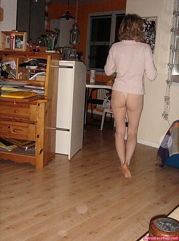 Teen Girl Has  Fun With Her Vibrator - Photo 17