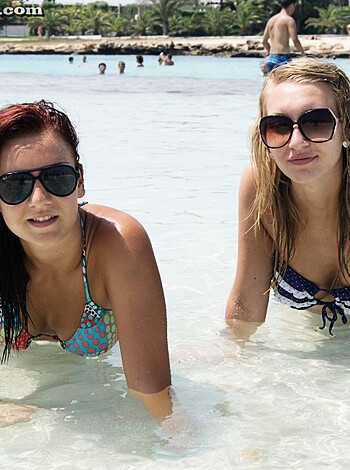 Beach - Basildon Girls 3 - Photo 10