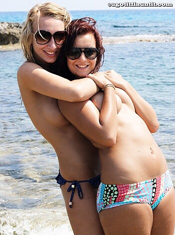 Beach - Basildon Girls 3 - Photo 60