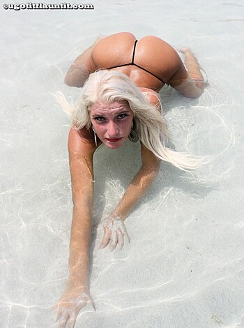 Beach - Laura 1 - Photo 6