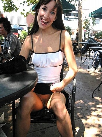 130726 - Upskirt - Photo 18