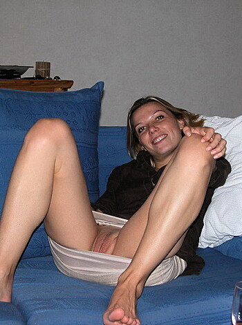 121231 - Upskirt - Photo 26