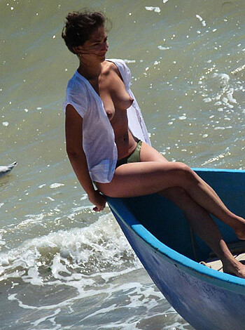 111004 - Lifes A Beach - Photo 2