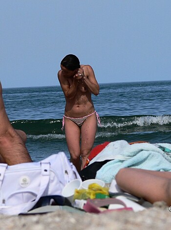 Topless Girls on the Beach - 288 - Photo 23
