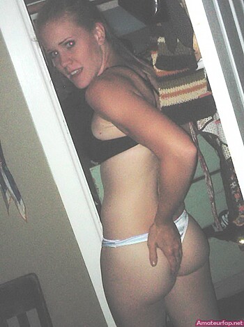 Nude Pictures Of Horny Blonde Sucking - Photo 4
