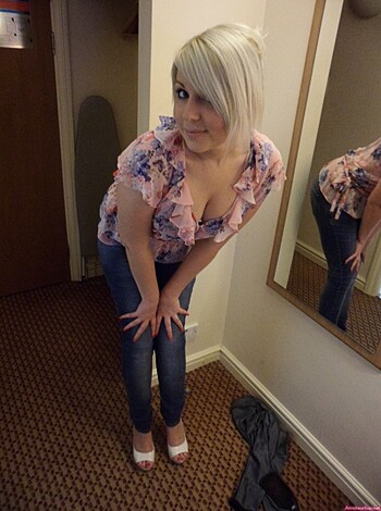 Nude Pictures Of Horny Blonde Sucking - Photo 20