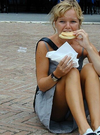 Upskirt Pics - Photo 8