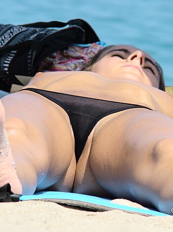Topless Girls on the Beach - 098 - Part 1 - Photo 4