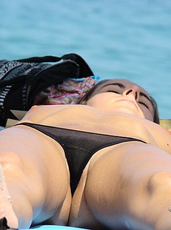 Topless Girls on the Beach - 098 - Part 1 - Photo 5