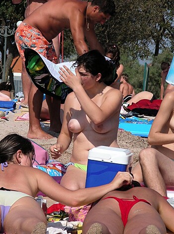 Topless Girls on the Beach -  011 - Photo 27