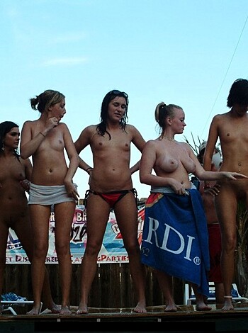 Wet T-Shirt contest - outdoors - Photo 27