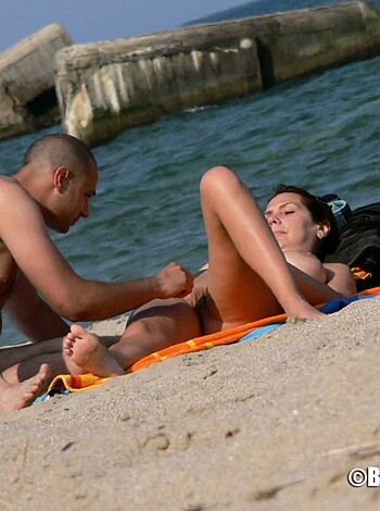Nude Girls on the Beach - 401 - Part 2 - Photo 5
