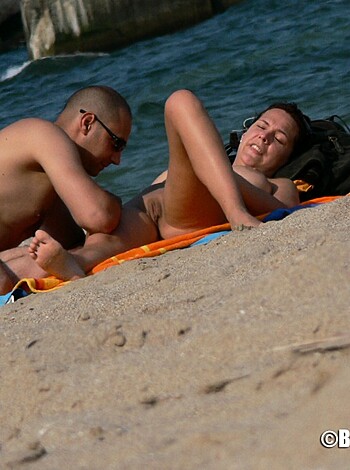 Nude Girls on the Beach - 401 - Part 2 - Photo 13