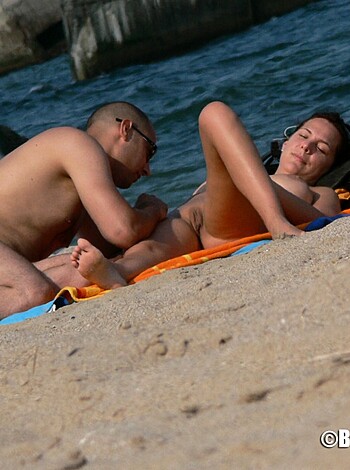 Nude Girls on the Beach - 401 - Part 2 - Photo 16