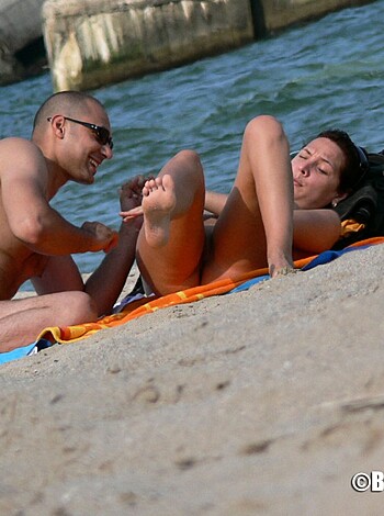 Nude Girls on the Beach - 401 - Part 2 - Photo 18