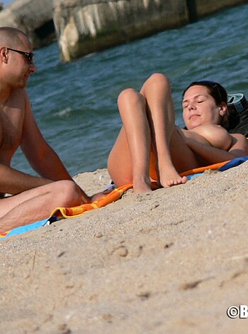 Nude Girls on the Beach - 401 - Part 2 - Photo 22
