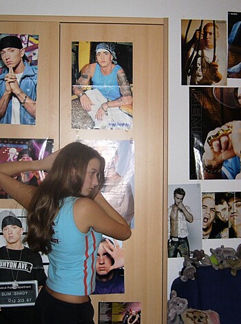 ASSorted Solo or in-action mostly teens - Photo 40