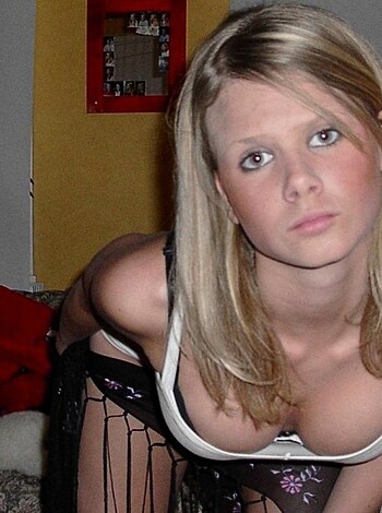 ASSorted Solo or in-action mostly teens - Photo 44