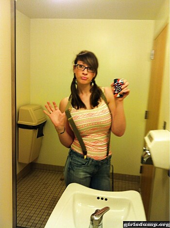 ASSorted Solo or in-action mostly teens - Photo 165