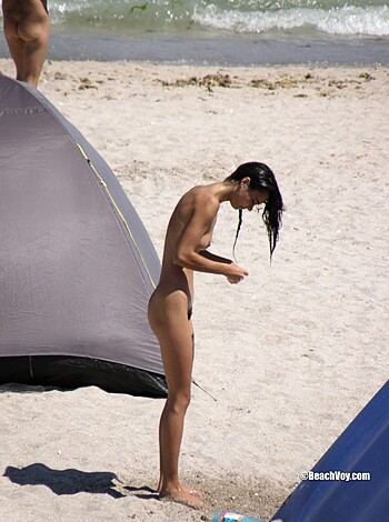 Nude Girls on the Beach - 100 - Photo 18
