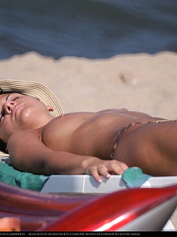 Topless Girls on the Beach - 020 - Part 2 - Photo 16