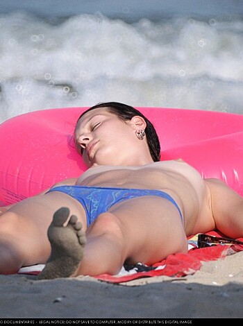 Topless Girls on the Beach - 020 - Part 2 - Photo 26