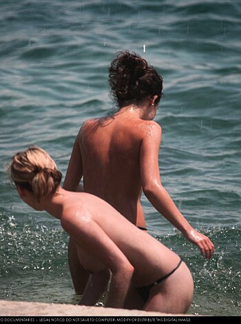 Topless Girls on the Beach - 104 - Photo 26