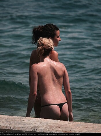 Topless Girls on the Beach - 104 - Photo 27