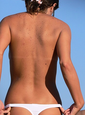 Topless Girls on the Beach - 018 - Photo 4