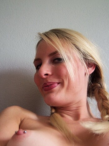 Cute Blonde amateur - Photo 22