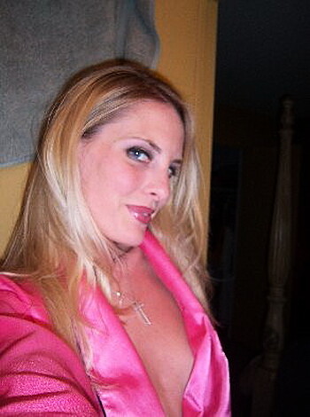 Cute Blonde amateur - Photo 39
