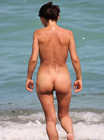 Nude Girls on the Beach - 145 - Photo 15