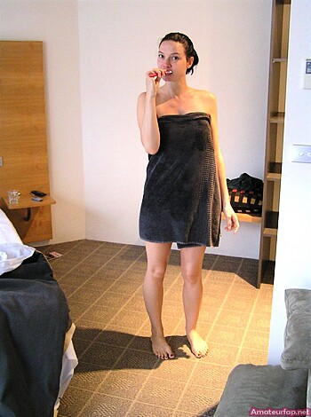 Nude Pictures From  Italy Of The Sweet Simone - Photo 7